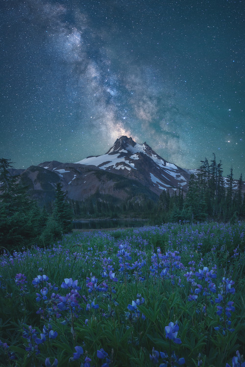 Poster Milky Way Above Mt. Jefferson