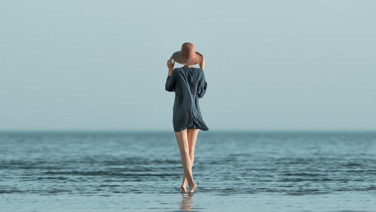 Canvas Print Portrait of girl at sea Summer