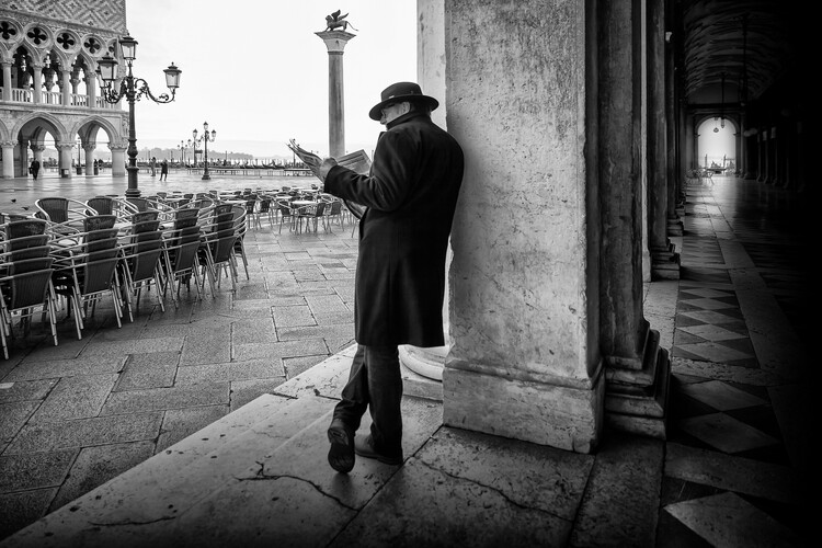 Плакат Mister B. still reads newspapers