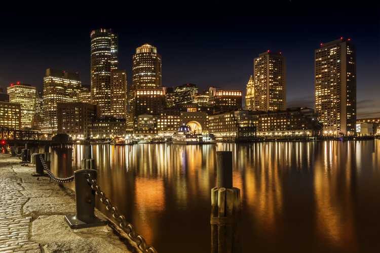 Poster BOSTON Fan Pier Park & Skyline at night
