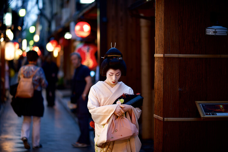 Levně Plakát, Obraz - Geiko, Rui Caria, 40 × 26.7 cm