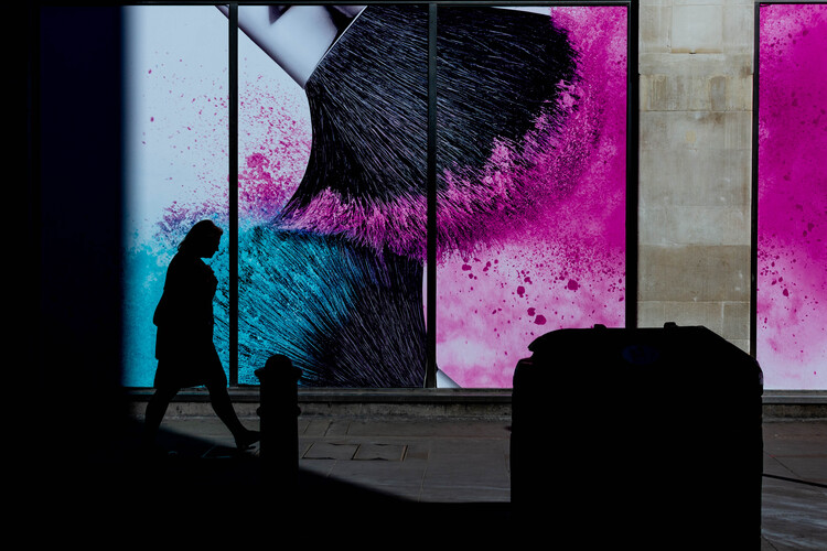 Canvas Print The brush off.